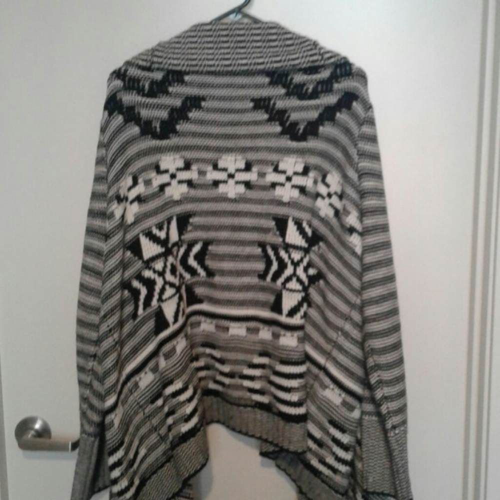 sweater - Picture 4 of 4